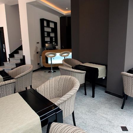 Ambiance Hotel Boekarest Buitenkant foto