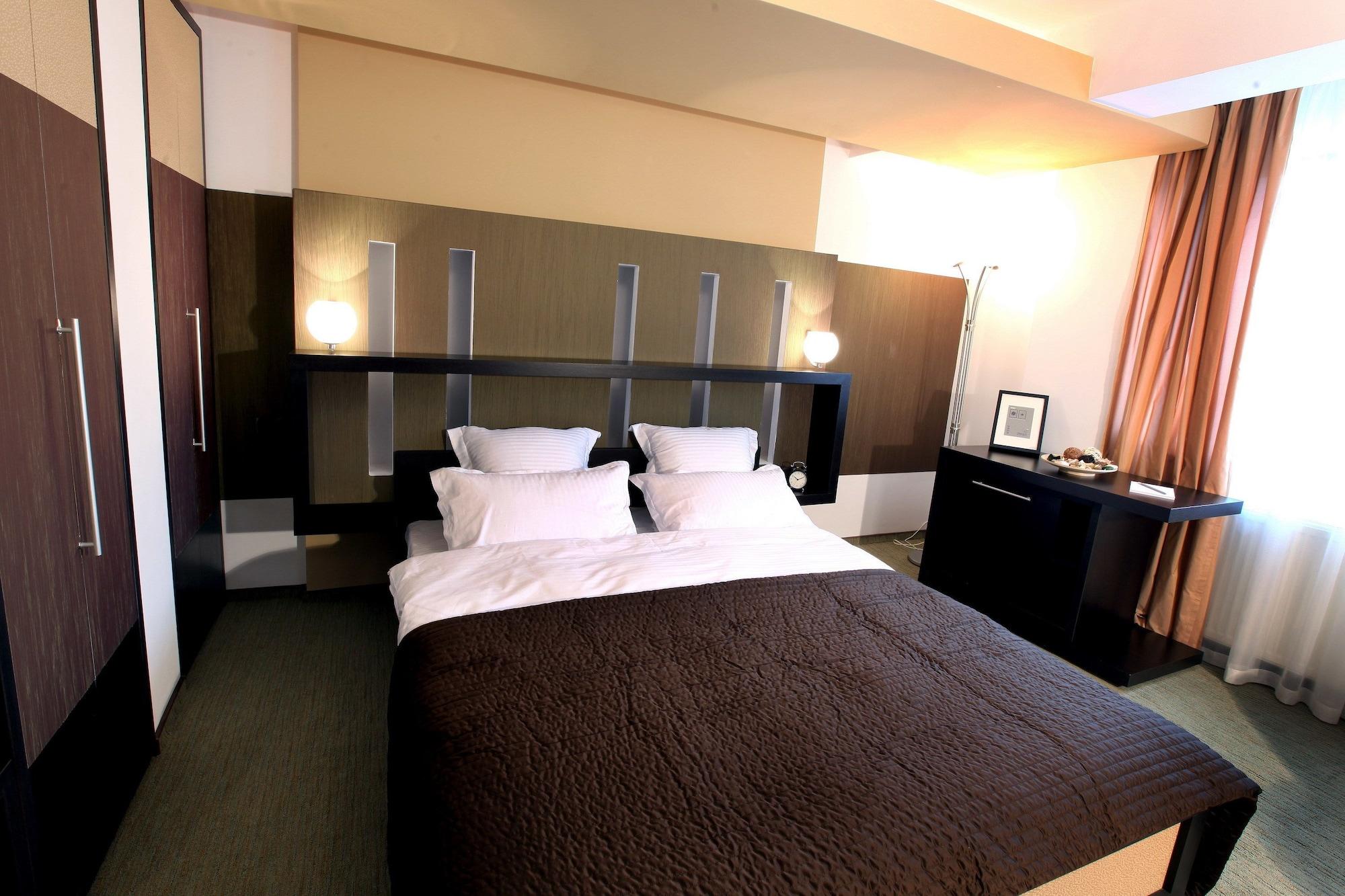 Ambiance Hotel Boekarest Buitenkant foto