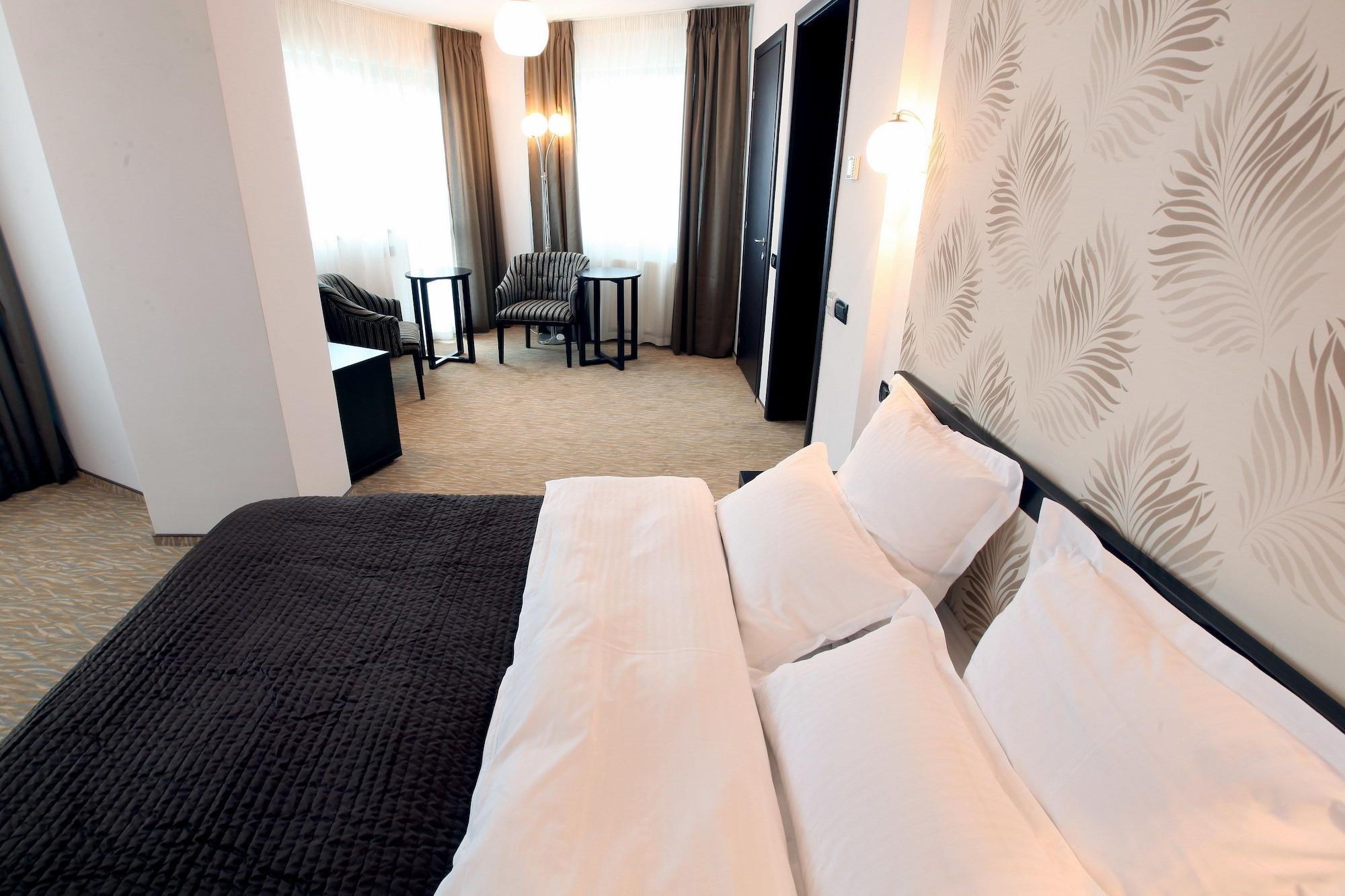 Ambiance Hotel Boekarest Buitenkant foto