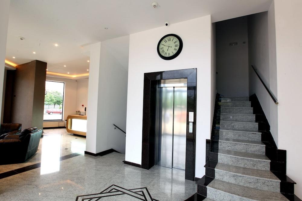 Ambiance Hotel Boekarest Buitenkant foto