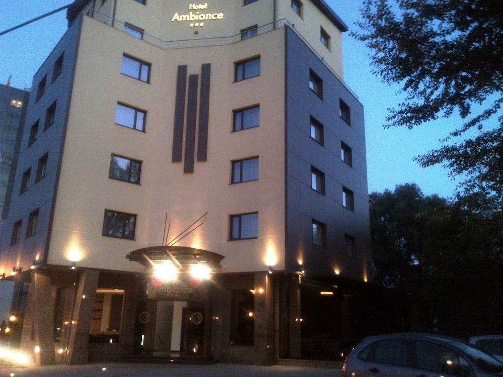 Ambiance Hotel Boekarest Buitenkant foto