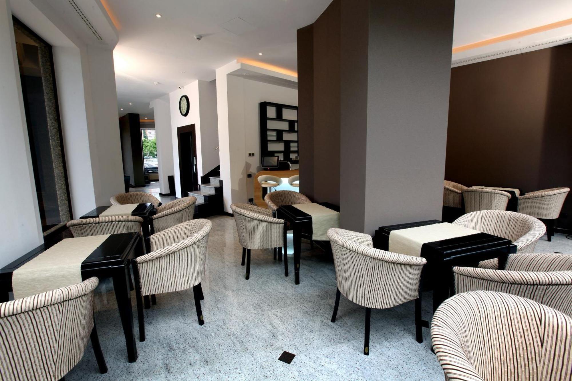 Ambiance Hotel Boekarest Buitenkant foto