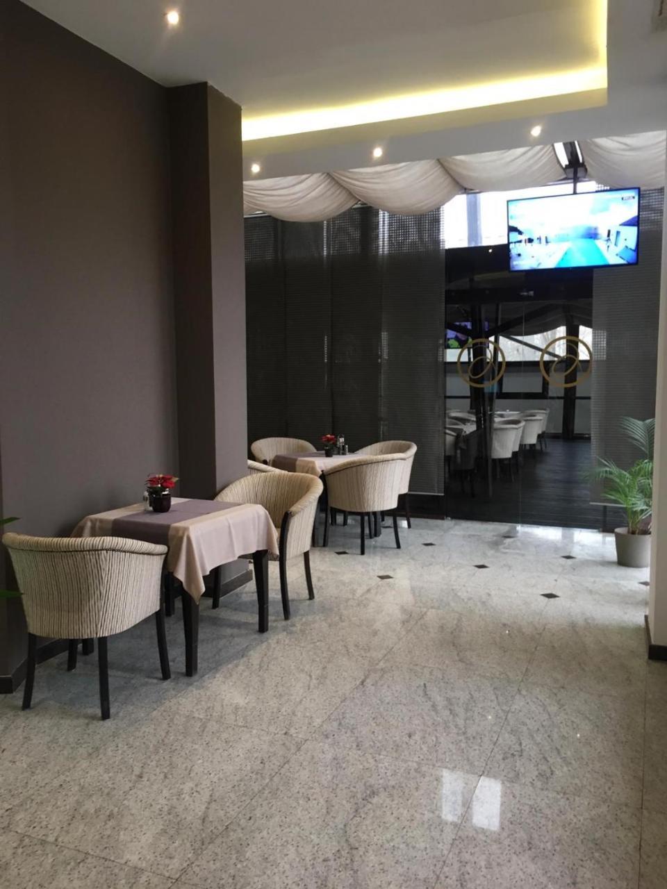 Ambiance Hotel Boekarest Buitenkant foto